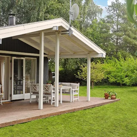 بيت للعطل 3 Bedroom Amazing In *